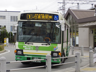 写真、市バス阪急上牧駅前